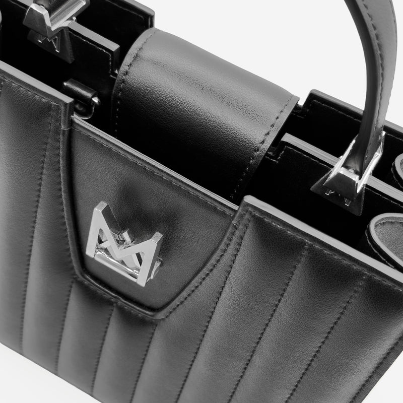 Sac M24/20 par MAES Paris - vue de détail [color:noir,black][finish:argenté,silver]