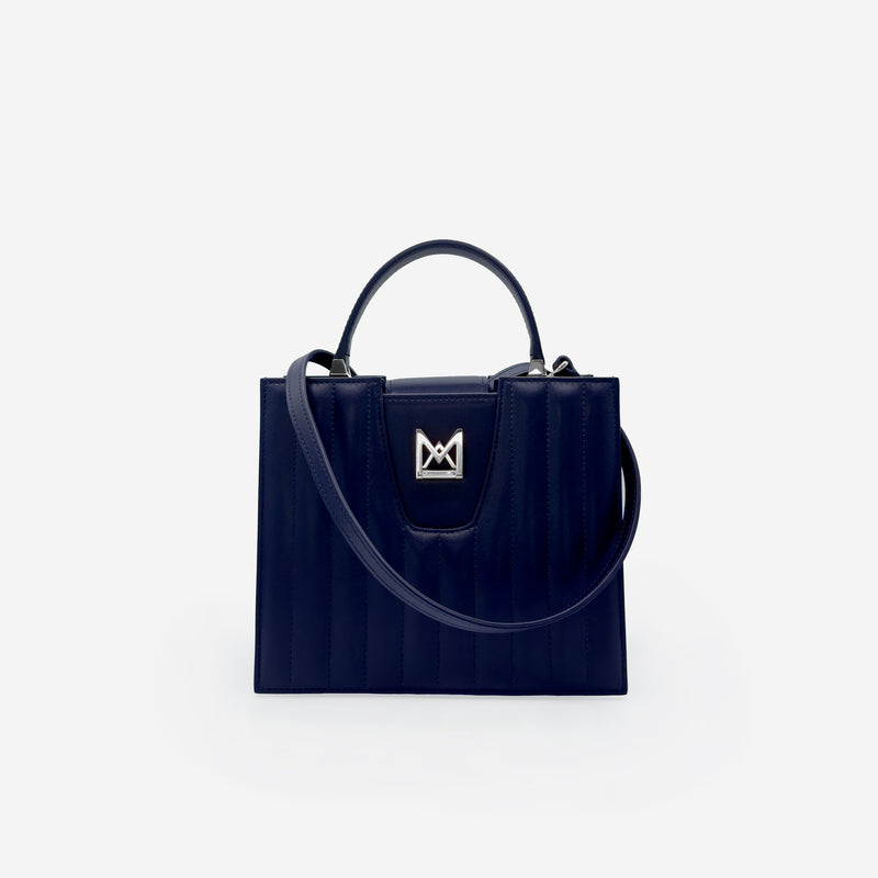 Sac M24/20 par MAES Paris - vue de face avec bandoulière [color:bleu nuit,night blue][finish:argenté,silver]