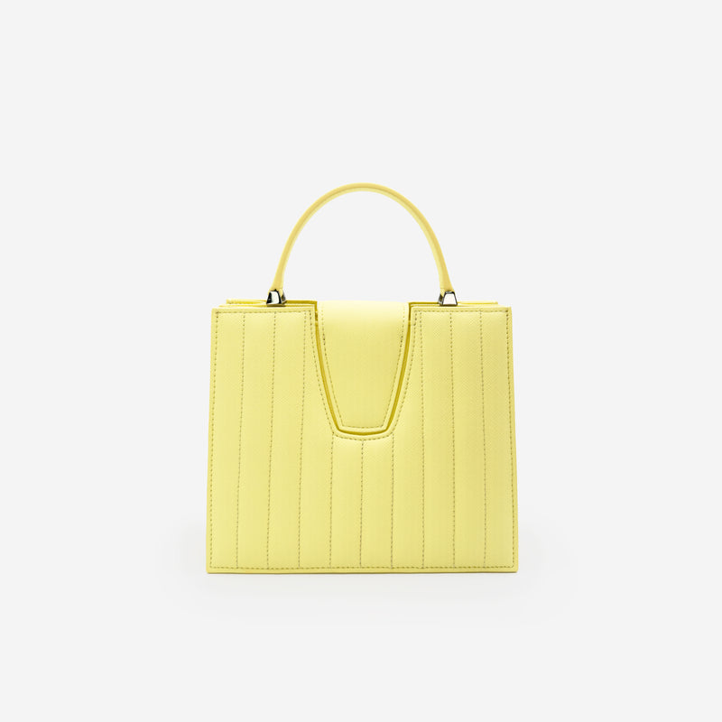 Sac M24/20 par MAES Paris - vue de dos [color:jaune saffiano, saffiano yellow][finish:argenté,silver]