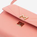sac à main M1_01 en cuir de veau upcyclé couleur corail - zoom