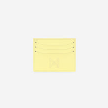 MAES Paris - Porte-cartes M24 en matière végane issue de mycélium - vue de face [color:jaune saffiano,saffiano yellow]