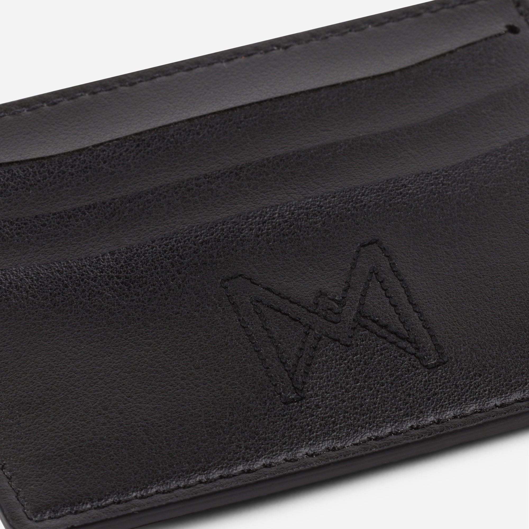 MAES Paris - Porte-cartes M24 en matière végane issue de mycélium - zoom [color:noir,black]