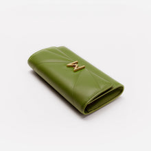 MAES Paris, pochette chaine M1/02 en M_MAT_mycelium Vert Kaki - détail [color:vert kaki,khaki green]