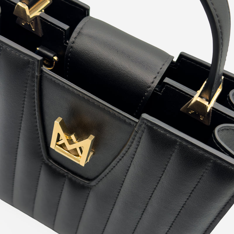 Sac M24/20 par MAES Paris - détails [color:noir,black][finish:doré,gold]
