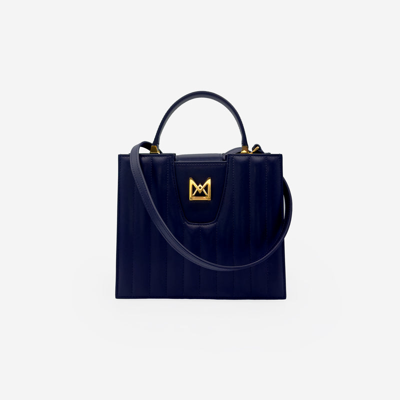 Sac M24/20 par MAES Paris - vue avec bandoulière [color:bleu nuit,night blue][finish:doré,gold]
