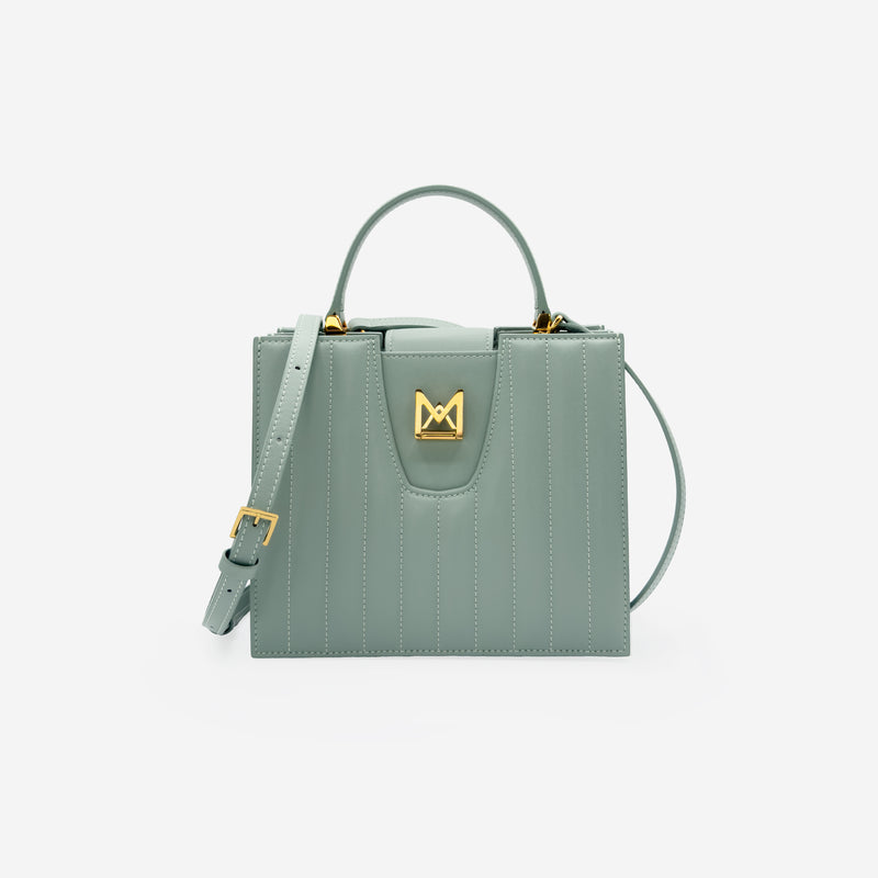 Sac M24/20 par MAES Paris - vue avec bandoulière [color:vert sauge, sage green][finish:doré,gold]