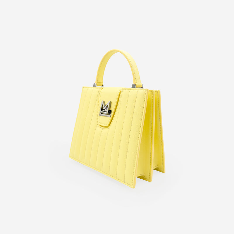 Sac M24/20 par MAES Paris - vue de profil [color:jaune saffiano,saffiano yellow][finish:argenté,silver]