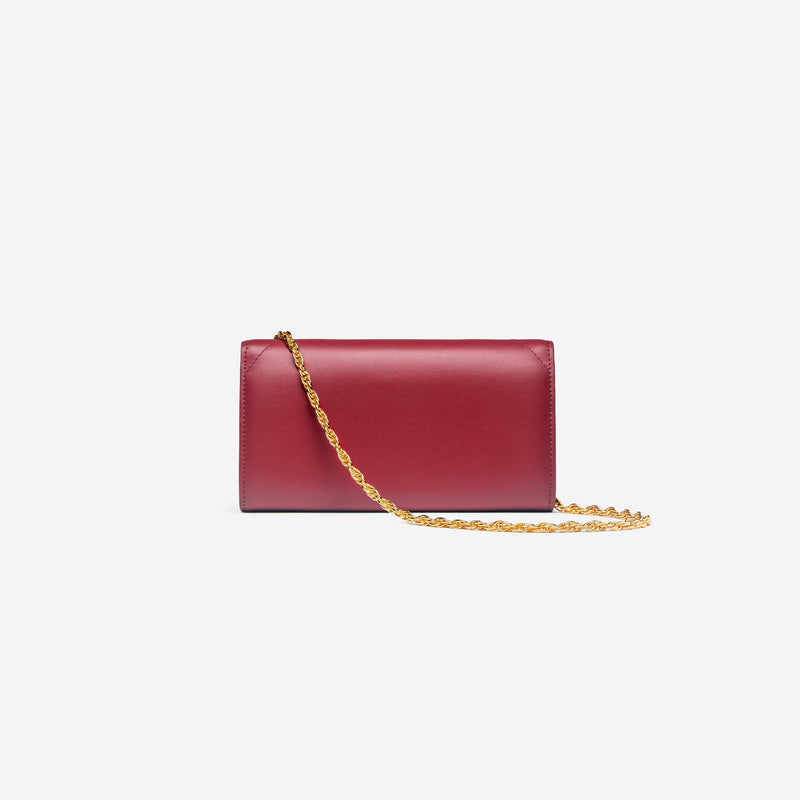 Pochette avec chaine M1_02 en M_MAT_mycelium carmin vue de dos - MAES Paris, Haute Maroquinerie innovante & responsable [color:rouge carmin,carmine red]