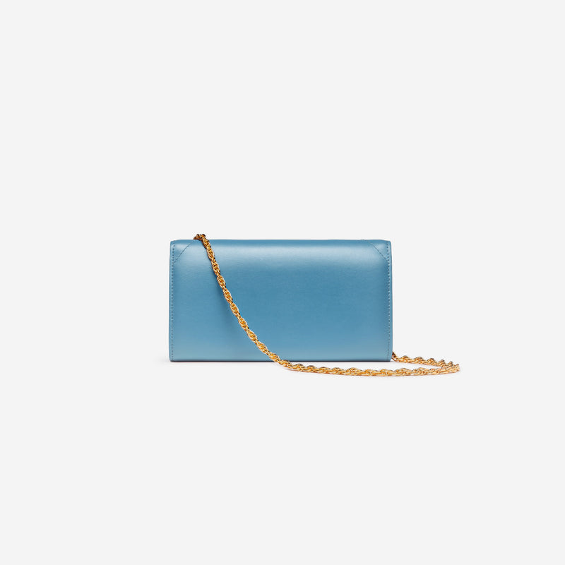 Pochette avec chaine M1_02 en M_MAT_mycelium denim vue de dos - MAES Paris, Haute Maroquinerie innovante & responsable [color:bleu denim,denim blue]