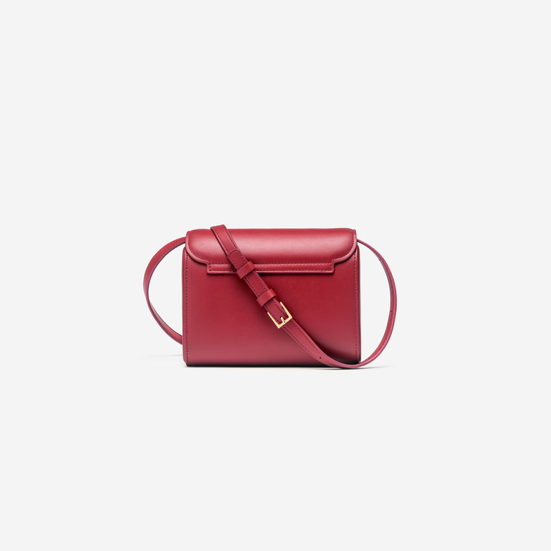 Sac à main M1_06 carmin vu de dos - MAES Paris, Haute Maroquinerie innovante & responsable [color:rouge carmin,carmine red]